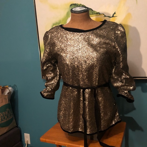 Seguined Darling Top - Great for the Holidays - Picture 2 of 10